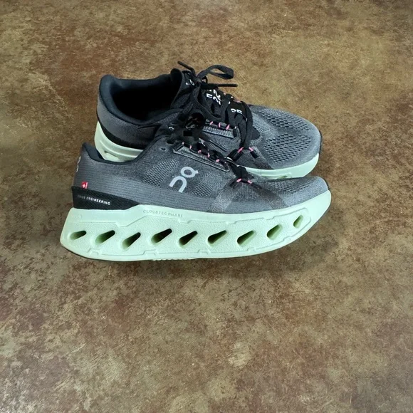 On Cloud Eclipse - Picture 2 of 7